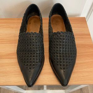 FRYE WOMENS LEATHERS FLATS Size 9  WOW !!!